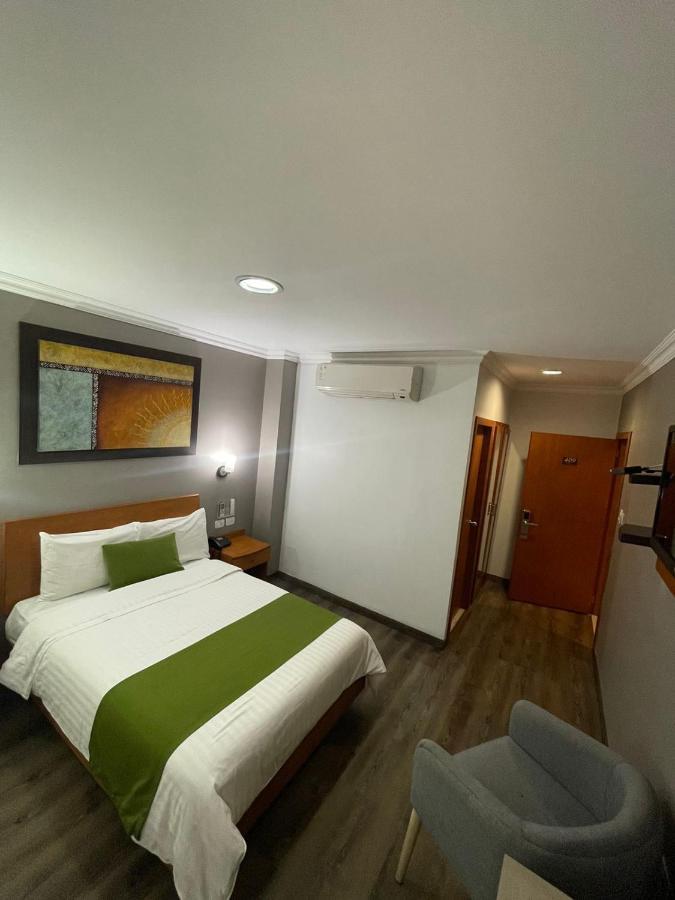 Hotel Plaza Monte Carlo Guayaquil Exterior photo